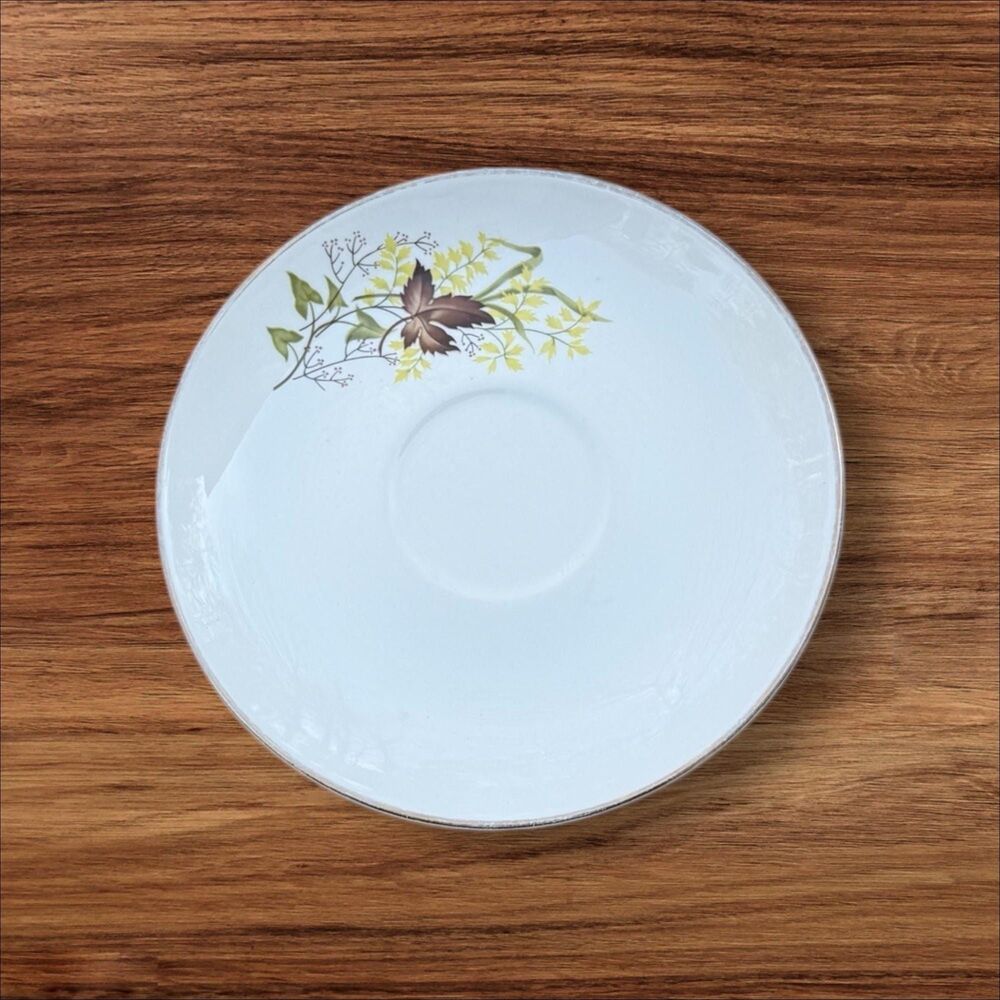 Vintage 1965 Taylor Smith & Taylor Dinnerware Leaf O’ Gold Tea Plates